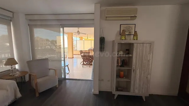 APARTAMENTO CON GRAN TERRAZA Y VISTAS AL MAR - foto 2