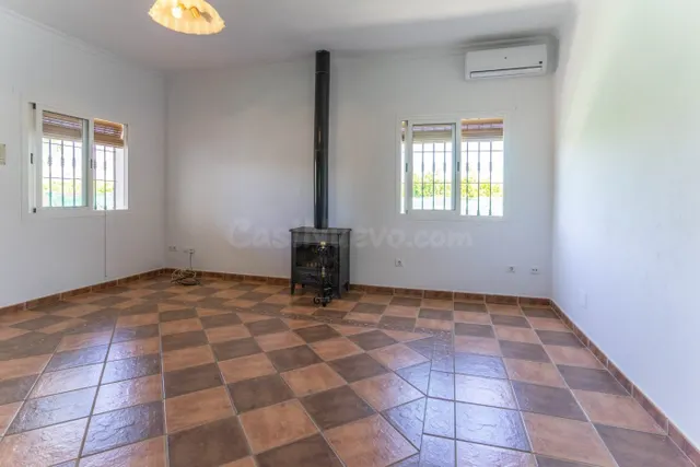 CHALET CON PISCINA GRANDE, BARBACOA Y LAVADERO EN ZONA RODEA - foto 4