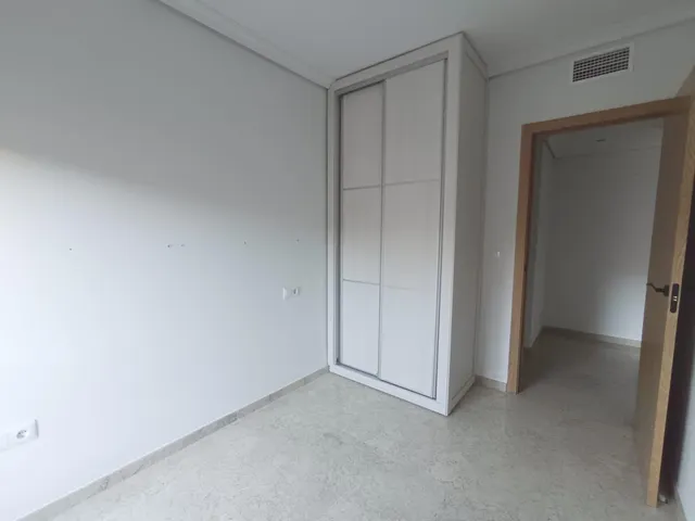 Luminoso piso de 3 dormitorios con terraza y piscina — 10