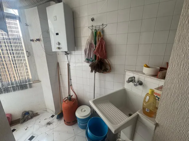 Edificio de dos apartamentos con terraza y garaje — 18