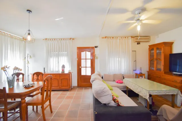 ¿ Quieres un Chalet para reformar a tu gusto y sacarle rentabilidad desde el primer día ?  Este es el tuyo — 32