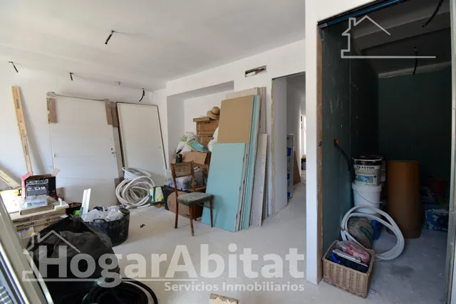 ESPACIOSA CASA SEMIRREFORMADA CON TERRAZA — 43