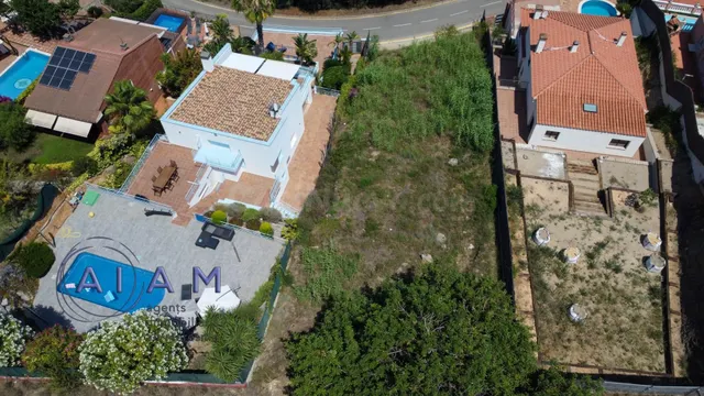 Parcela para construïr una casa de 680m2 con vistas al mar