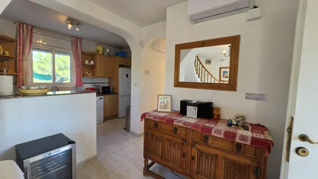 Chalet con piscina, gran parcela y licencia turística — 8