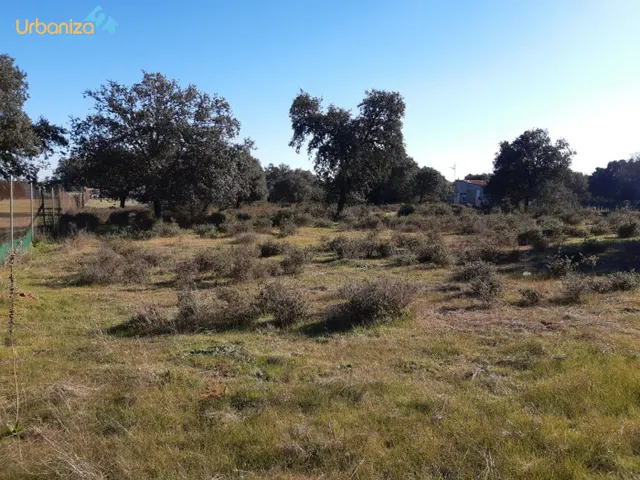 parcela en el coi con  escrituras del terreno totalmente vallada a 10 min de Badajoz — 4