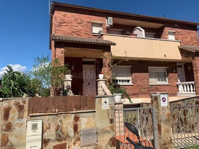 Venta chalet en Sant Vicenc dels Horts - foto 3