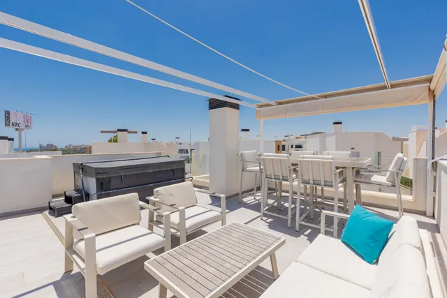 Villa 3 habitaciones 149m² en venta - Lomas de Cabo Roig — 41
