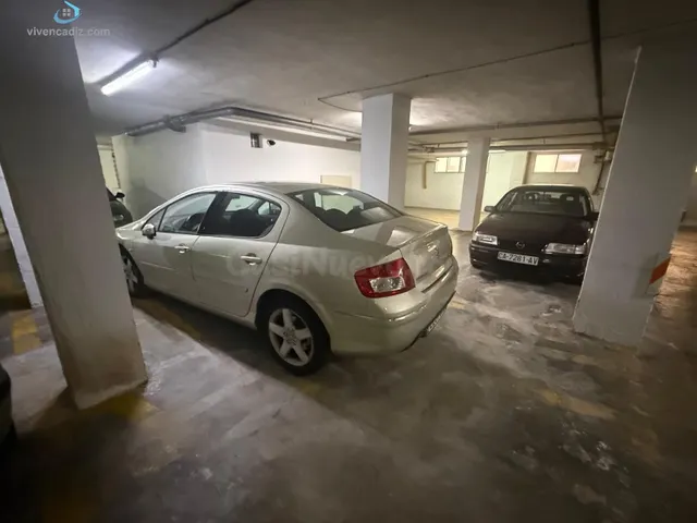 Amplio Garaje en San Felipe, Cádiz a la Venta - foto 2