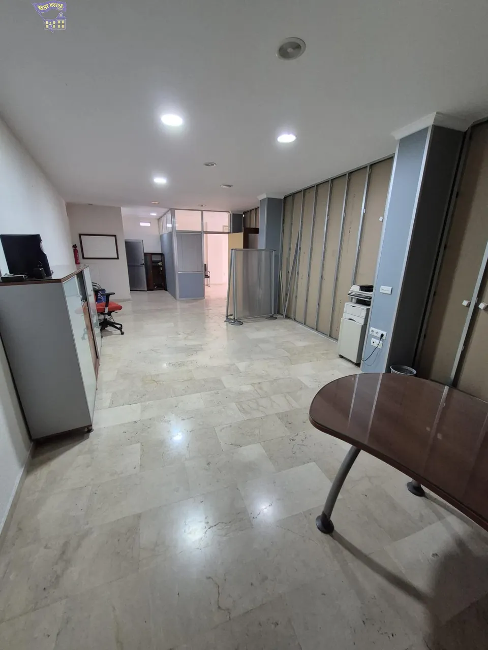 SE VENDE LOCAL COMERCIAL EN ZONA CENTRO