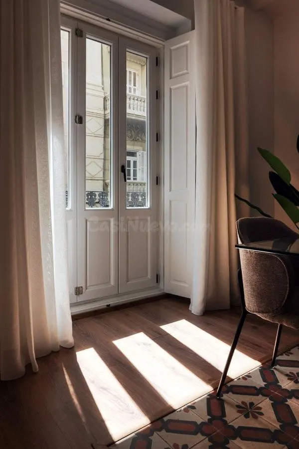 Exclusivo piso de 130 m2 y 4 dormitorios junto al Ayuntamiento de Valencia — 5