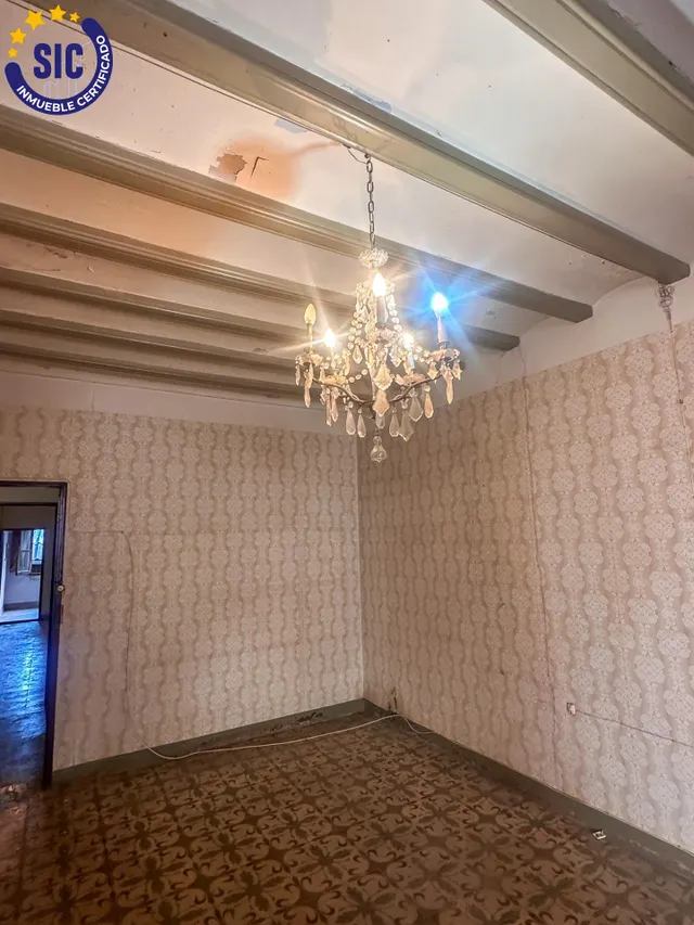 Casa de planta baja y dos alturas en el centro de Castellón, zona Tascas, junto a Fadrell, Borrull ideal para restauración o para vivienda. — 23