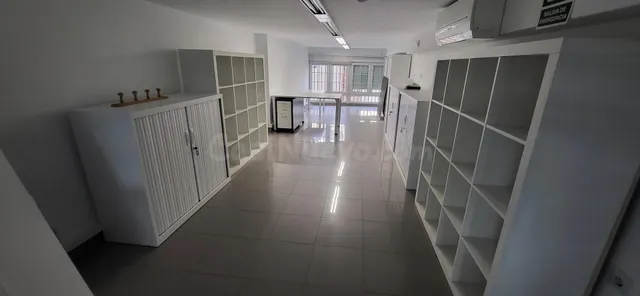 SE ALQUILAN OFICINAS DE DIVERSOS TAMAÑOS, EDIFICIO CÉNTRICO, - foto 4