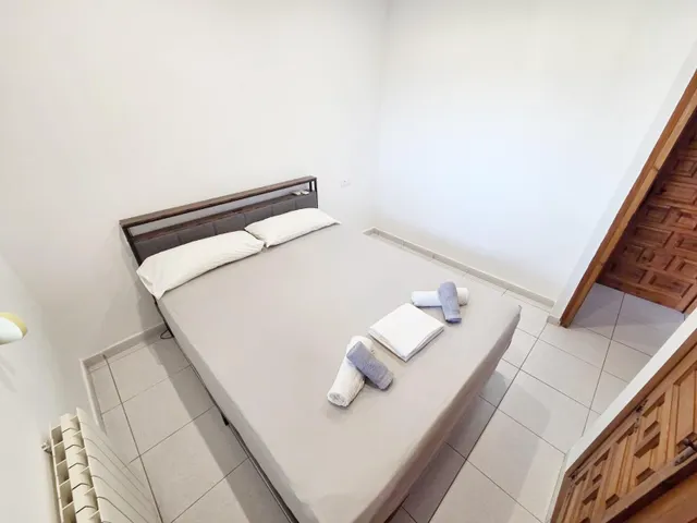 Chalet con 3 viviendas independientes, piscina privada cubierta y vistas al mar — 12
