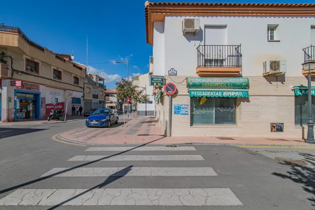 Local Comercial en la Calle San Miguel de Armilla — 2