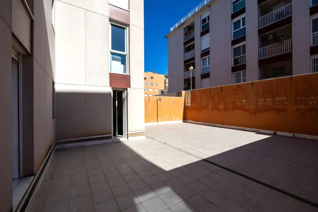 **Piso en venta en Carretera de la Sierra - Oportunidad única** — 12