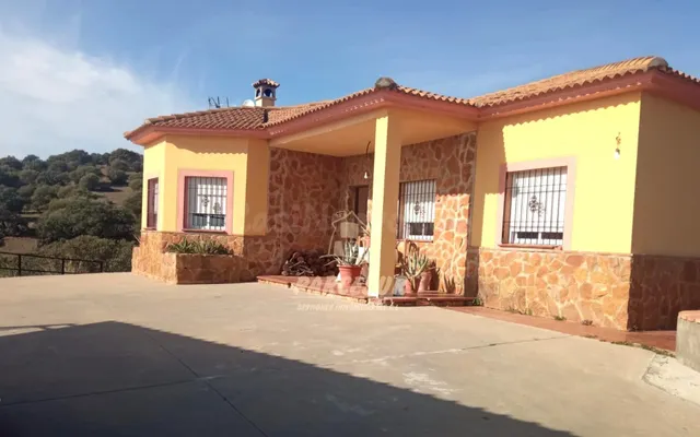 ALQUILER - FINES DE SEMANA - LA CIGARRA – URB. CUEVAS BAJAS  - foto 4