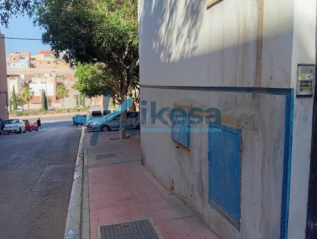 VENTA DE PISO EN ALMERÍA (ALMERÍA) - foto 3