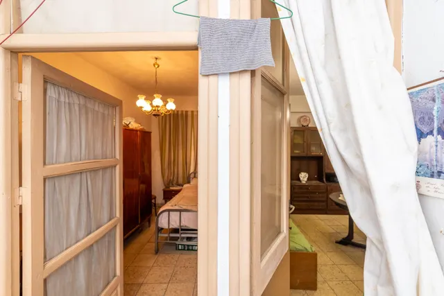 Piso para reformar junto a Plaza Einstein – 3 dormitorios y vistas despejadas — 19