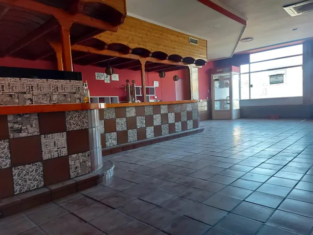 Local Comercial en zona Fuentesnuevas. — 2