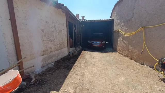CASA EN VENTA EN MORALES DEL VINO (ZAMORA), 5 DORMITORIOS, BAÑO, BUHARDILLA, BODEGA, JARDÍN, GARAJE... — 49