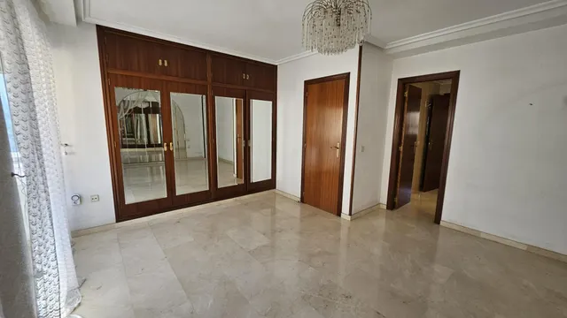 Se Vende Casa de Tres Plantas con garaje doble y trastero. — 34