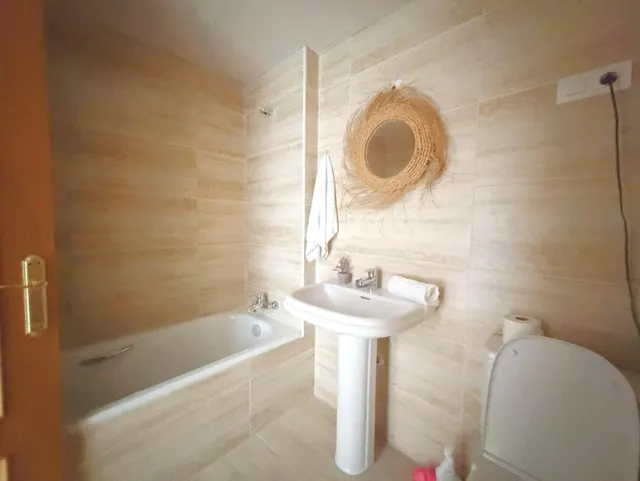 Bajo elevado con gran terraza, vistas al mar y parking privado en Benalmádena Pueblo — 28