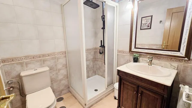 Alquiler de habitaciones por temporada en chalet con piscina de Villanueva de la Cañada (Madrid). — 16