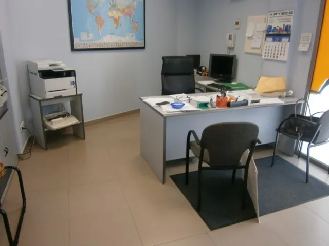 LOCAL COMERCIAL — 4