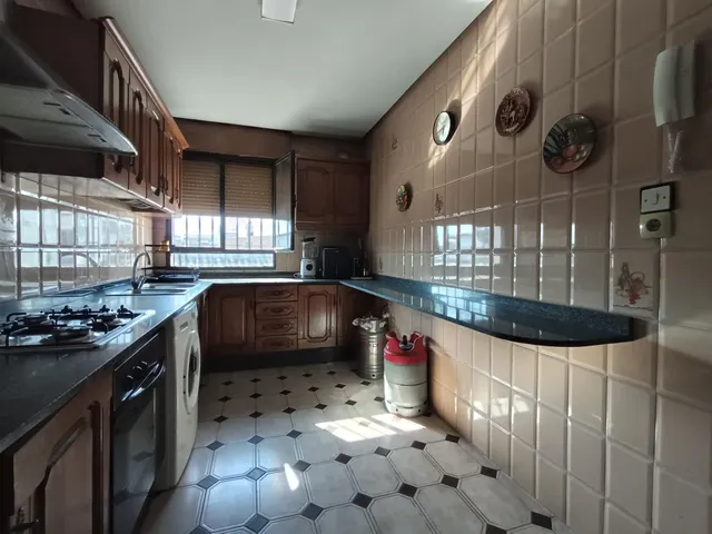 El verdadero lujo en el Realejo es tener tu propia cochera y compartir el edificio con un solo vecino. — 12