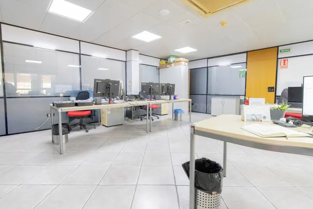 ALQUILER DE OFICINA EN MUSEROS!