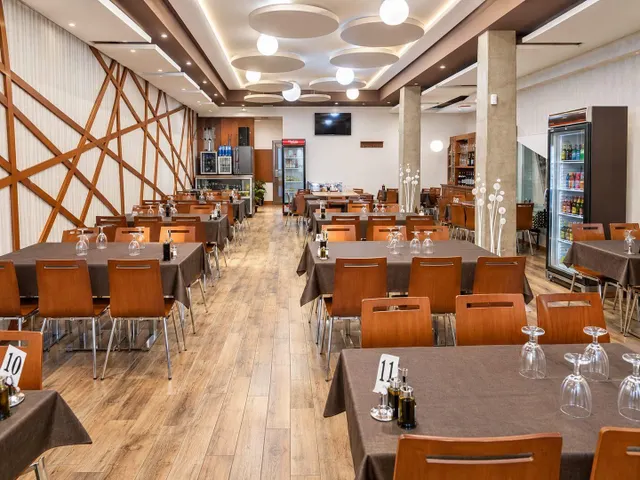 Local comercial 10 habitaciones 747m² en venta - La Murada-Los Vicentes — 39