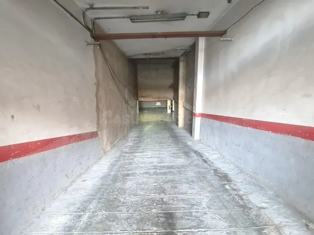 ¡Tu plaza de parking ideal te espera en Camí Reial, El Vendr - foto 4
