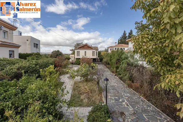Gran casa con parcela y piscina en Cájar — 34