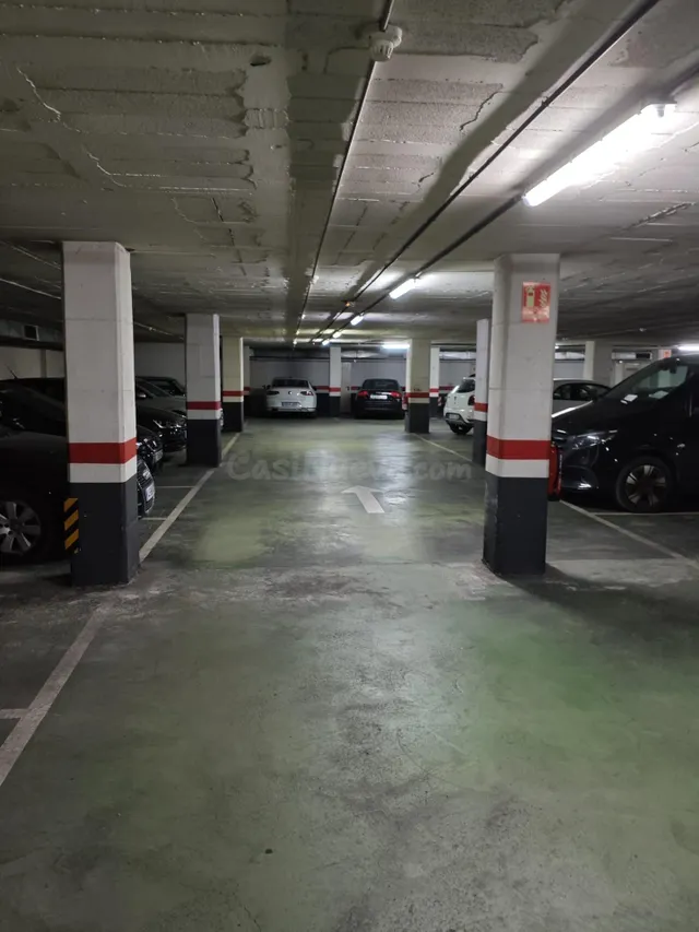 PARKING EN VENTA AV. SANT JORDI - foto 2