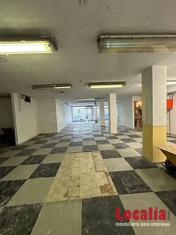 Local comercial junto a Valdecilla, 310m² - foto 5