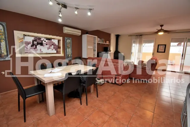 ADOSADO SEMINUEVO CON PISCINA, 2 TERRAZAS Y AMPLIO GARAJE — 5