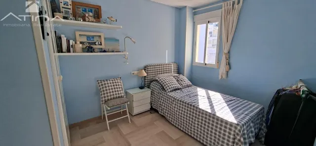 Ático de lujo en Playa de Gandia: vistas al mar, terraza panorámica y acceso directo a la playa en Residencial Aiguablava. — 21
