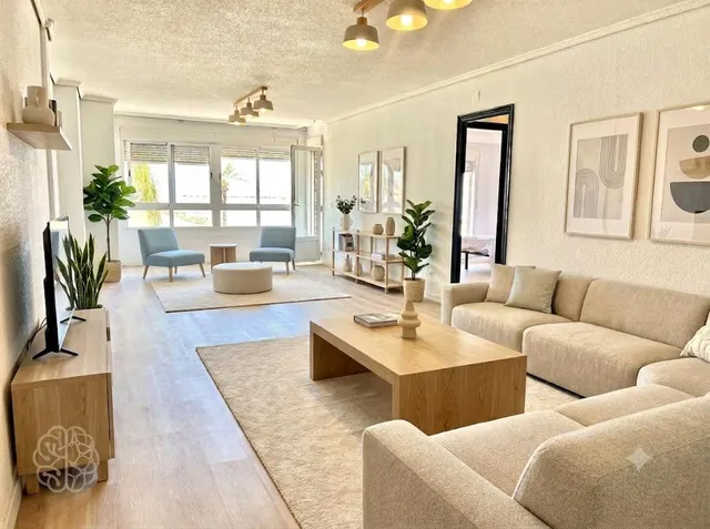 Amplio apartamento con vistas al Paseo, Frente al Club Náutico de Torrevieja — 20