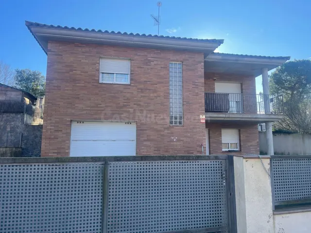 SE VENDE CHALET INDEPENDIENTE EN SILS (GIRONA) - foto 2