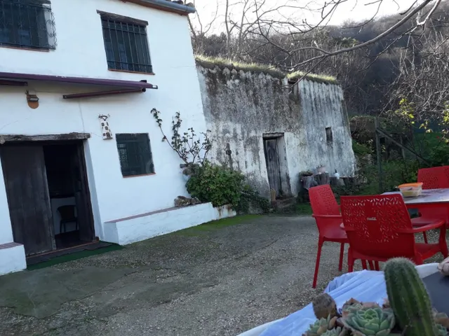 "Maravillosa finca rústica en Jubrique con placas solares y 