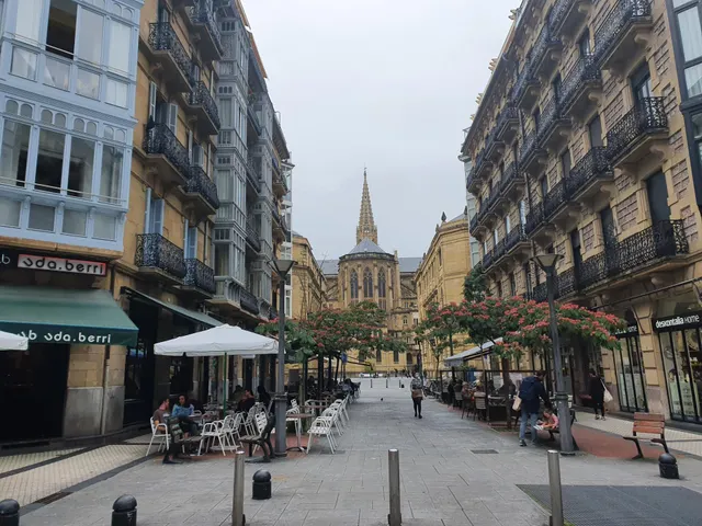SE VENDE LOCAL COMERCIAL EN EL CENTRO — 6