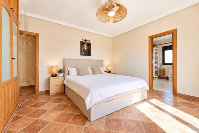 VILLA MEDITERRÁNEA CON GRAN PARCELA, PISCINA Y ESPACIO PARA TODA LA FAMILIA ☀️ — 29