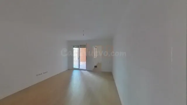 AMPLIA VIVIENDA CON TERRAZA PARA INVERSORES - foto 3