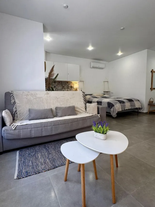 Estudio totalmente reformado a 200 metros de la Playa de Los - foto 5