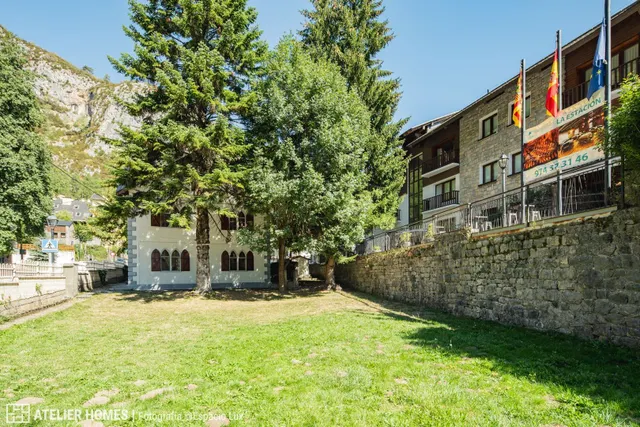 Villa histórica con 900 m2 de jardín en el corazón de Canfranc-Estación — 35
