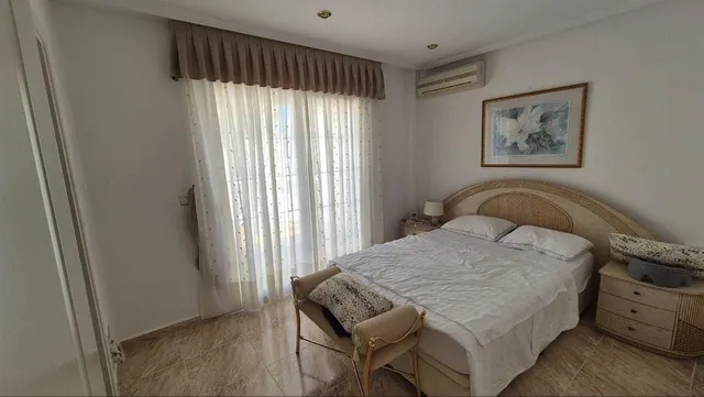 Casa o chalet independiente en venta en Calle Panticosa, 4 — 18