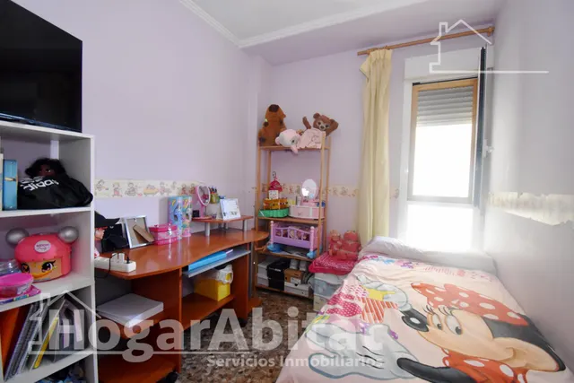 Gran amplitud, excelente luminosidad y precio atractivo en este piso con garaje — 14