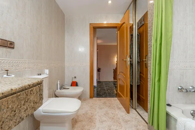 Magnífica casa unifamiliar de 4 dormitorios grandes en Otura — 49