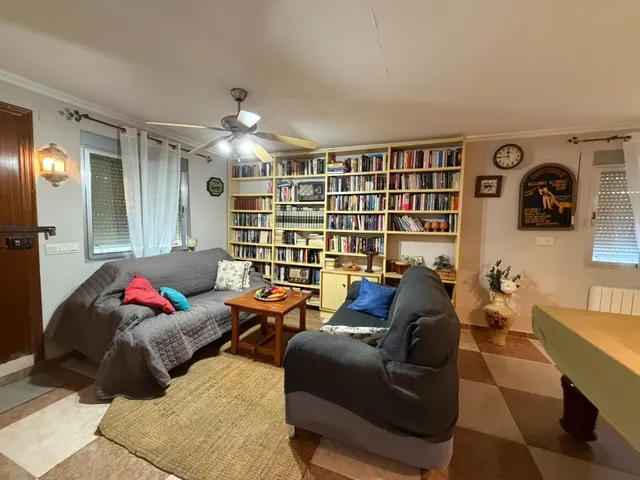 Espectacular Chalet en La Pobla de Vallbona - Ideal para Vivir — 37