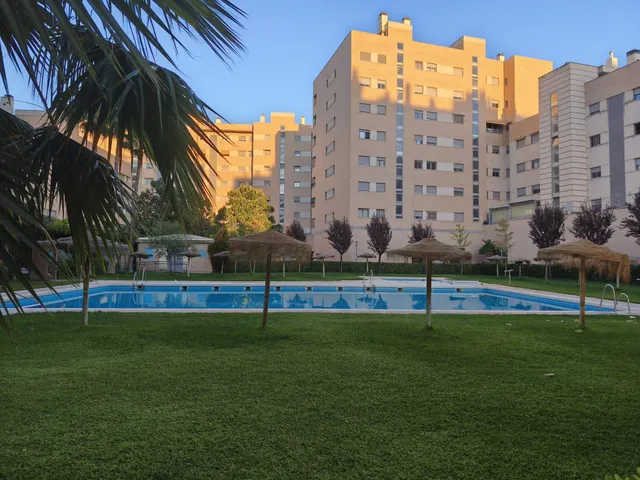 PISO DE 121 m2 CON DOS GRANDES TERRAZAS, PISCINA, GARAJE Y TRASTERO EN AVENIDA DE LA ILUSTRACIÓN — 35